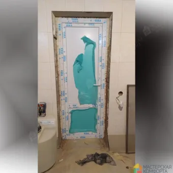 Установка пластиковой двери