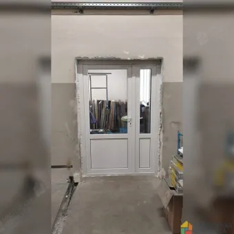 Установка пластиковой двери