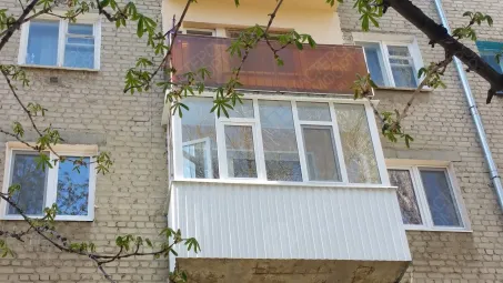 Остекление квартиры и балкона с отделкой ул. Емлютина