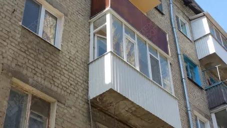 Остекление квартиры и балкона с отделкой ул. Емлютина
