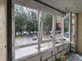 Панорамное остекление лоджии клиники